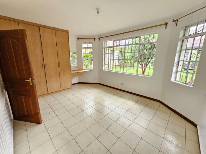 4 BEDROOM TOWNHOUSE TO LET – SPRING VALLEY