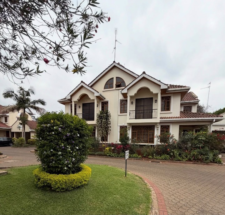 4-BEDROOM TOWNHOUSE TO LET | LAVINGTON