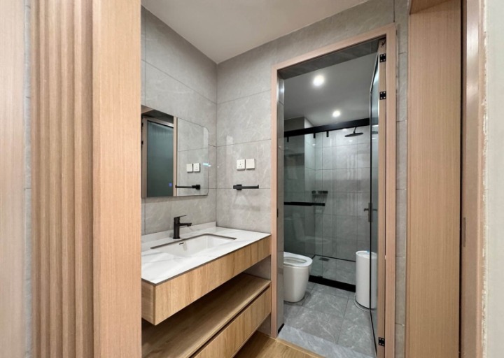 2 BEDROOM FURNISHED APARTMENT FOR RENT - RIVERSIDE
