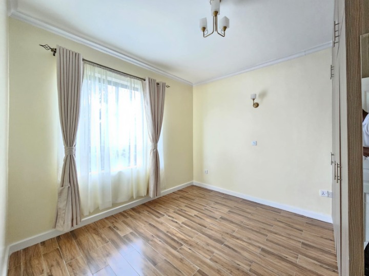3 BEDROOM APARTMENT TO LET - LAVINGTON