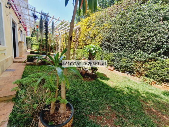 5-BEDROOM TOWNHOUSE FOR RENT - LAVINGTON