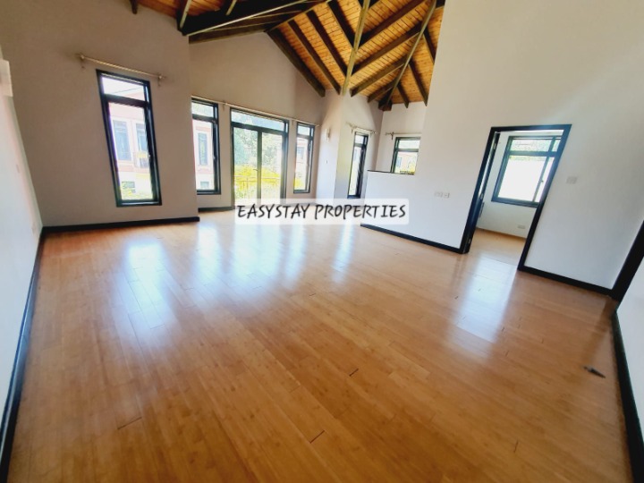 5-BEDROOM TOWNHOUSE FOR RENT - LAVINGTON