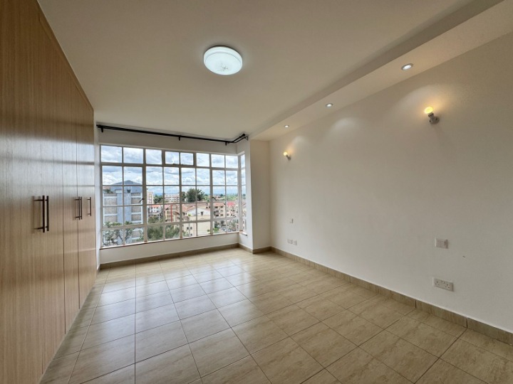 LAVINGTON - 3 BEDROOM APARTMENT + DSQ TO LET