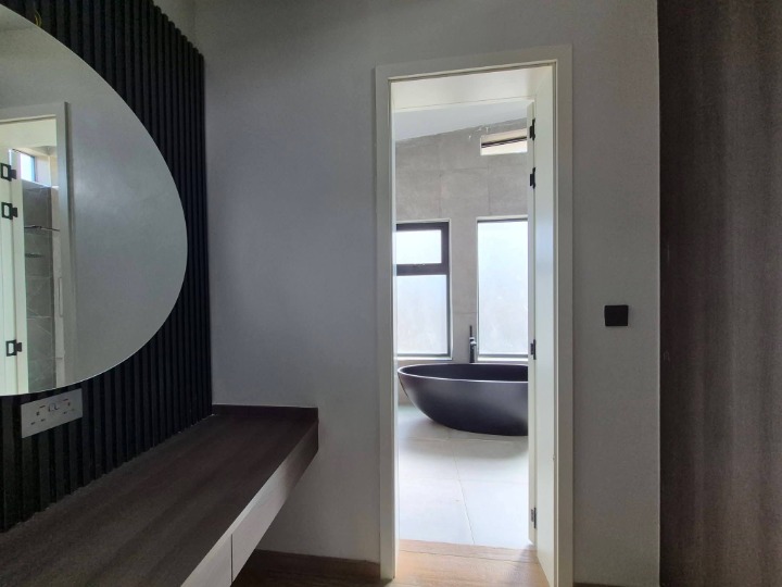 RUNDA | 4-BEDROOM TOWNHOUSE + SQ TO LET