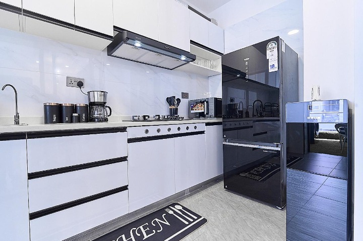 2-BEDROOM FURNISHED APARTMENT TO LET – LAVINGTON
