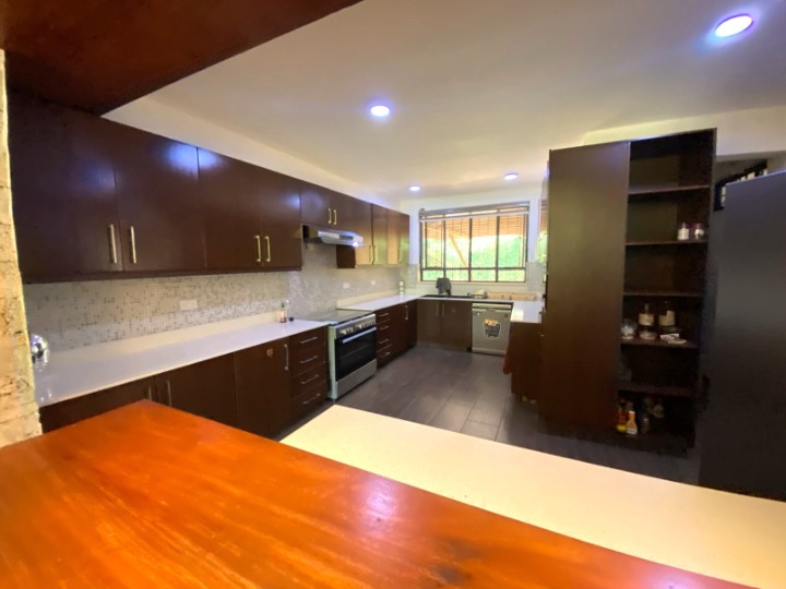 4 BEDROOM FURNISHED HOUSE TO LET – RUNDA
