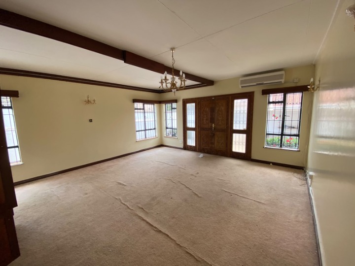 5 BEDROOM STANDALONE BUNGALOW TO LET – RUNDA