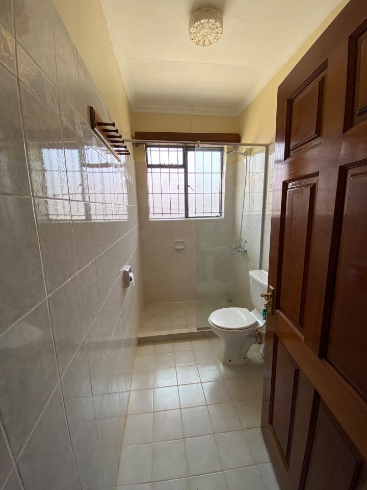 5 BEDROOM STANDALONE BUNGALOW TO LET – RUNDA