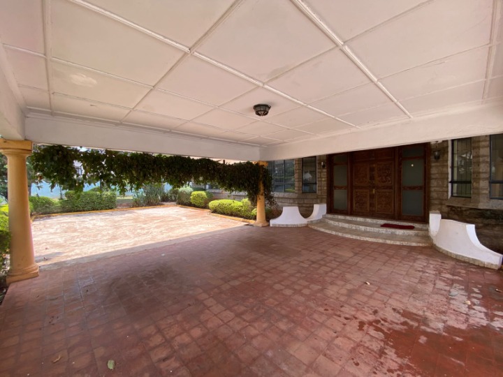 5 BEDROOM STANDALONE BUNGALOW TO LET – RUNDA