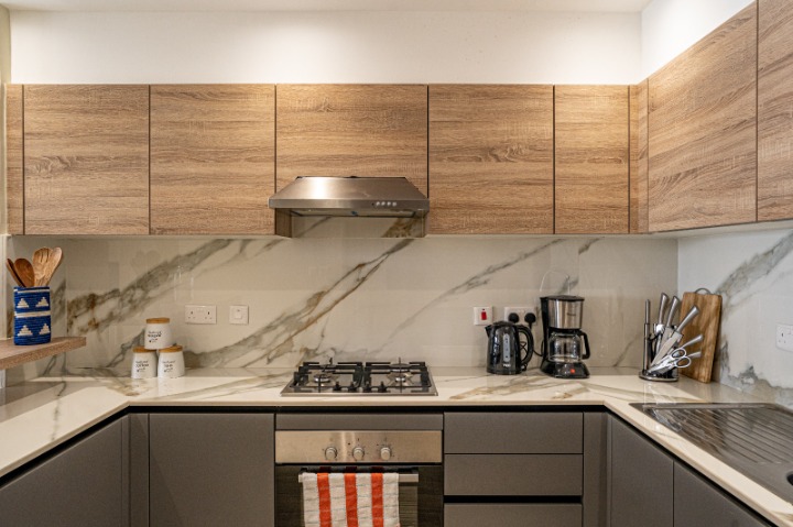 FURNISHED 2 BEDROOM APARTMENT FOR RENT - RIVERSIDE