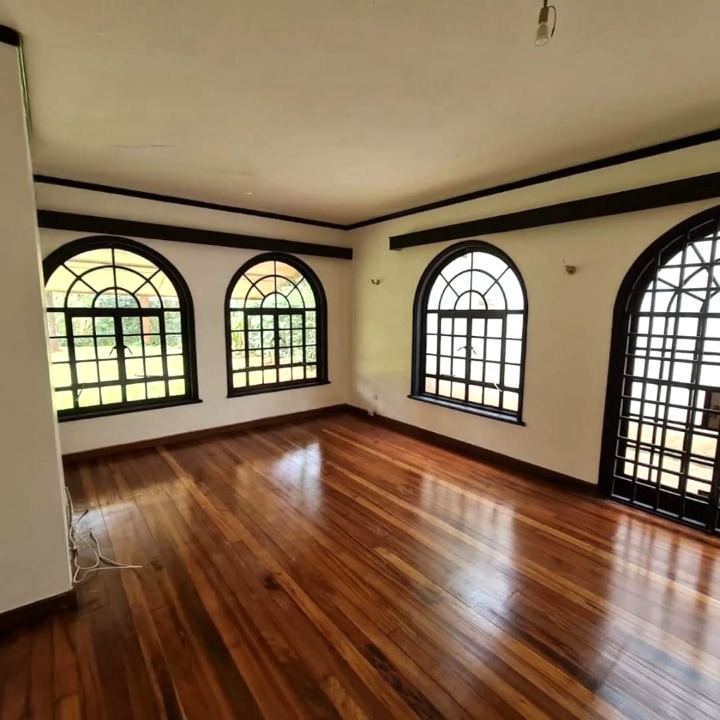 5-BEDROOM TOWNHOUSE TO LET – RIVERSIDE