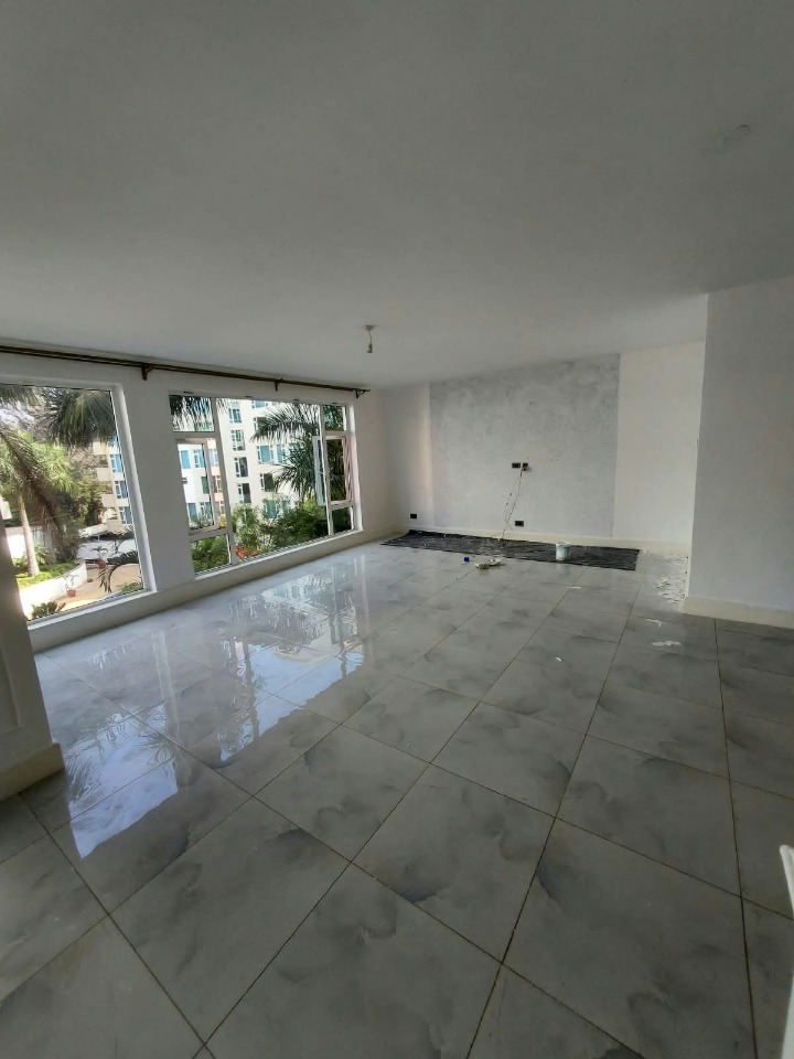 3-BEDROOM UNFURNISHED APARTMENT + DSQ FOR RENT – RIVERSIDE