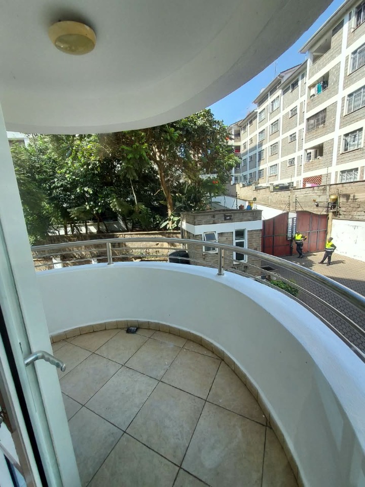 3-BEDROOM UNFURNISHED APARTMENT + DSQ FOR RENT – RIVERSIDE