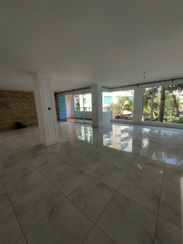 3-BEDROOM UNFURNISHED APARTMENT + DSQ FOR RENT – RIVERSIDE