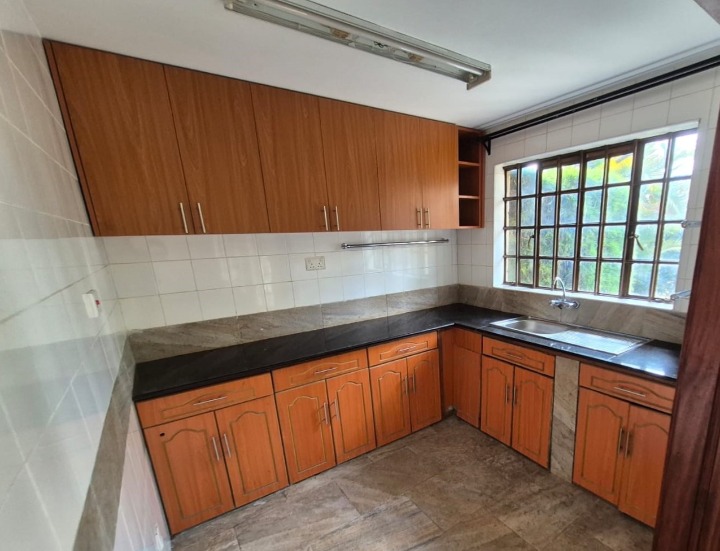 1-BEDROOM ENSUITE GUESTWING TO LET – RUNDA