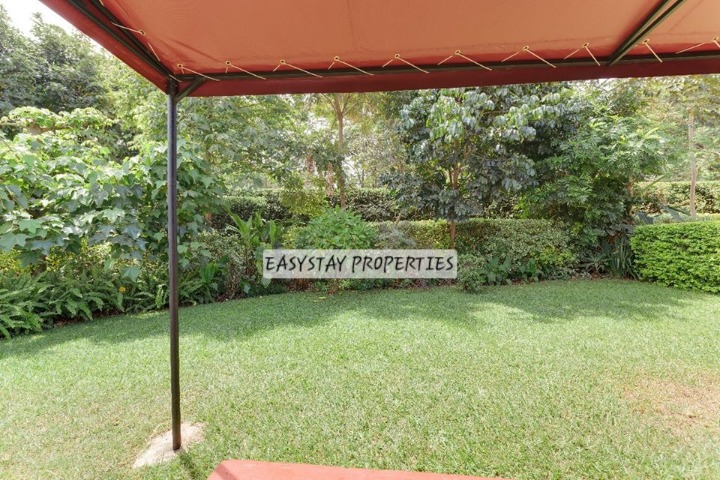 1-BEDROOM UNFURNISHED GUEST HOUSE TO LET – ROSSLYN