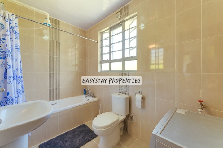 1-BEDROOM UNFURNISHED GUEST HOUSE TO LET – ROSSLYN