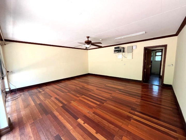 LUXURY 4-BEDROOM VILLA + DSQ FOR 2 | KITISURU