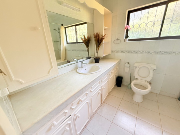 FURNISHED STUDIO COTTAGE TO LET - LORESHO