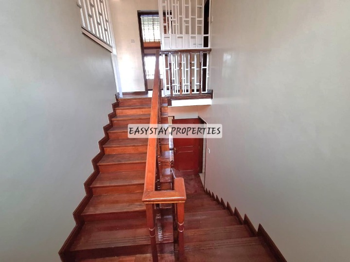 4-BEDROOM HOUSE + DSQ TO LET – LAVINGTON