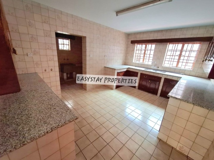 4-BEDROOM HOUSE + DSQ TO LET – LAVINGTON
