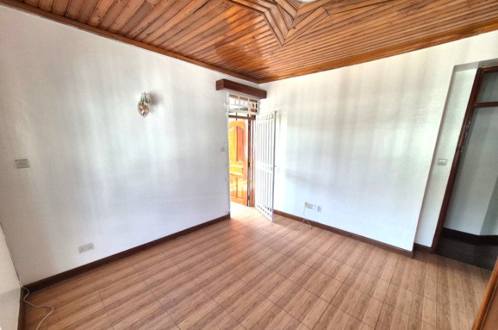 3-BEDROOM HOUSE + DSQ TO LET – RUNDA