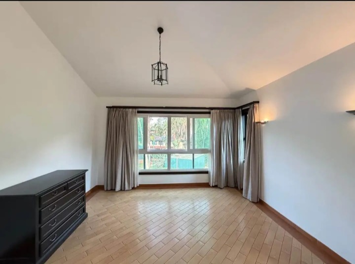 3-BEDROOM TOWNHOUSE + STUDY FOR RENT IN KYUNA