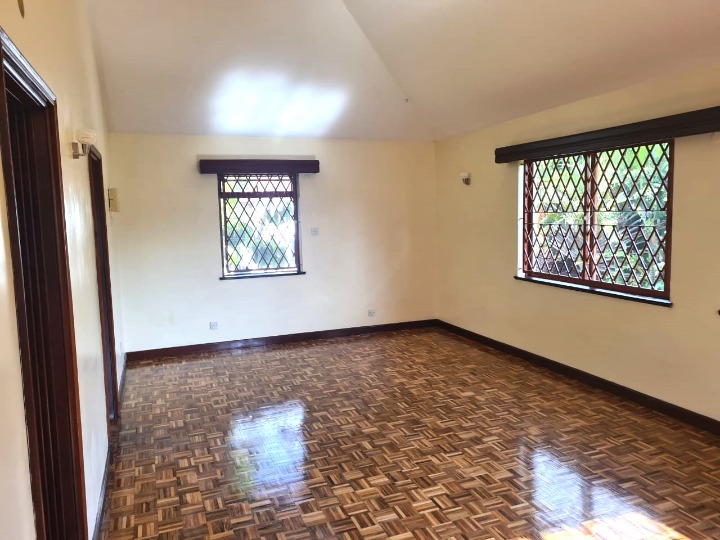 NEW MUTHAIGA - 4 BEDROOM HOUSE + DSQ FOR RENT