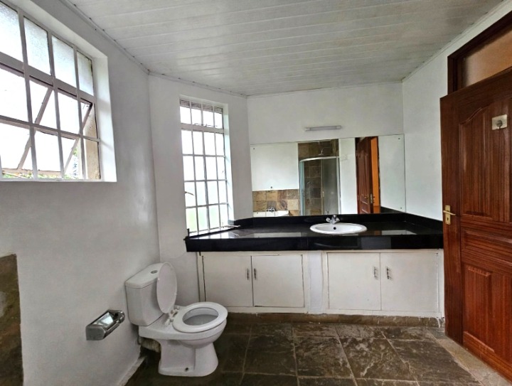 4 BEDROOM TOWNHOUSE TO LET – SPRING VALLEY