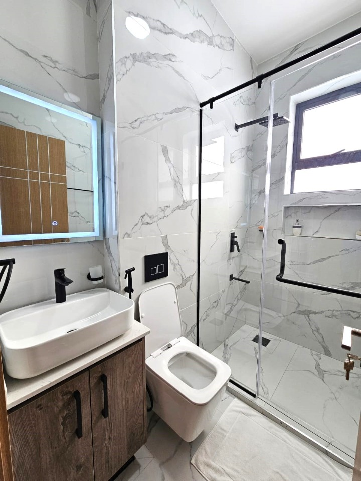 WESTLANDS - FURNISHED 3 BEDROOM APARTMENT + DSQ TO LET