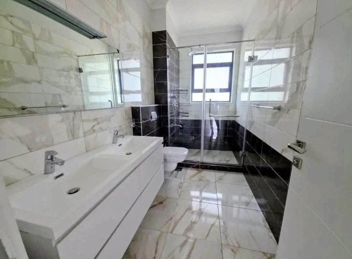 4-BEDROOM VILLA + DSQ FOR RENT - RUNDA
