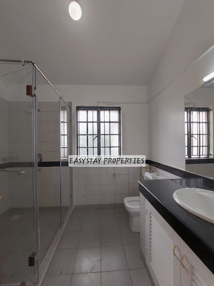 5 BEDROOM TOWNHOUSE TO LET - SPRING VALLEY