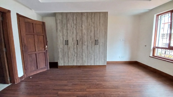 5 BEDROOM TOWNHOUSE FOR RENT - SPRING VALLEY