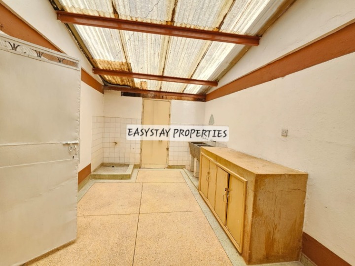 2 BEDROOM GUEST HOUSE TO LET - LORESHO