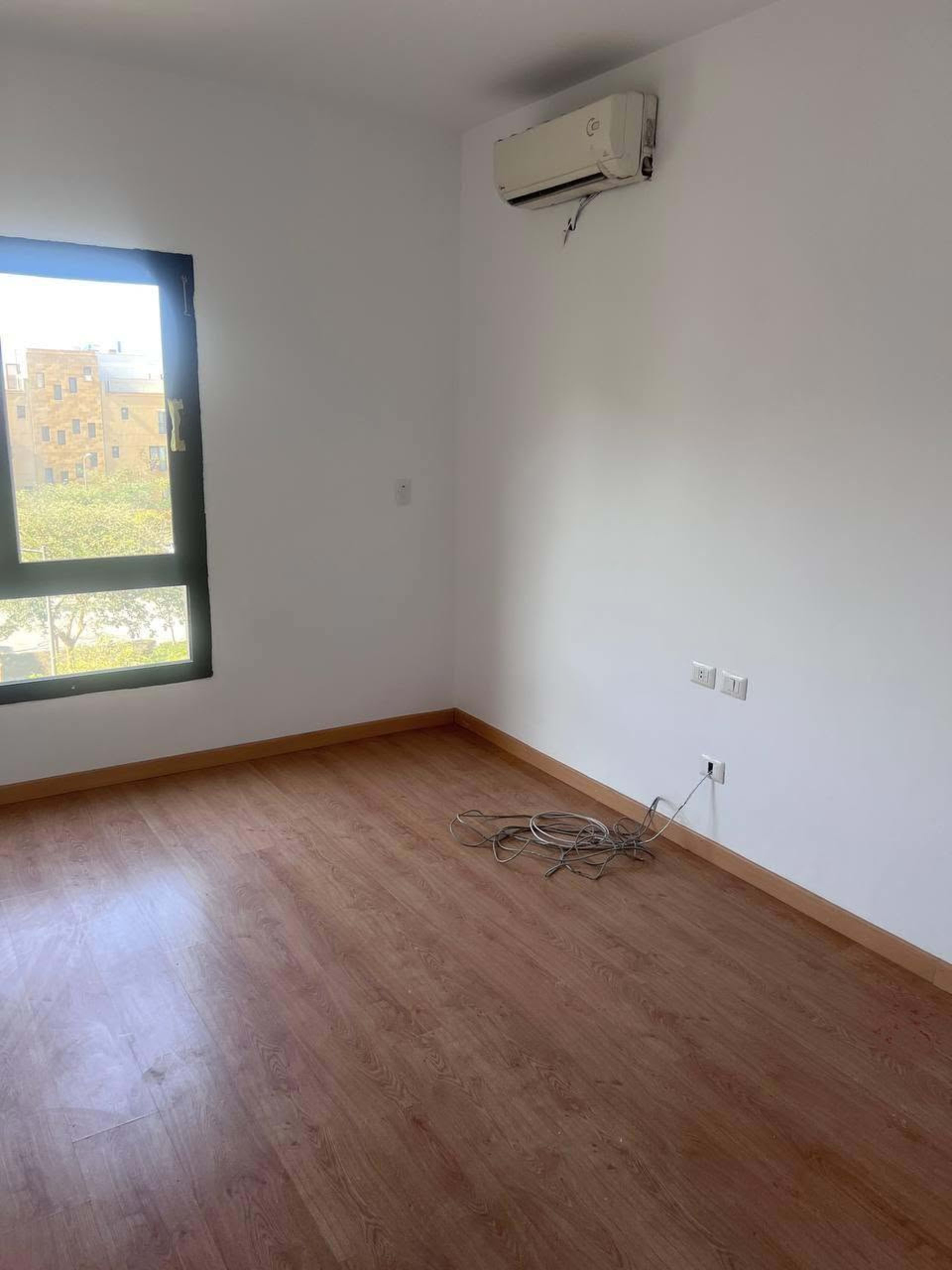 205 sqm Apartment for Rent in West Town, Sheikh Zayed 1