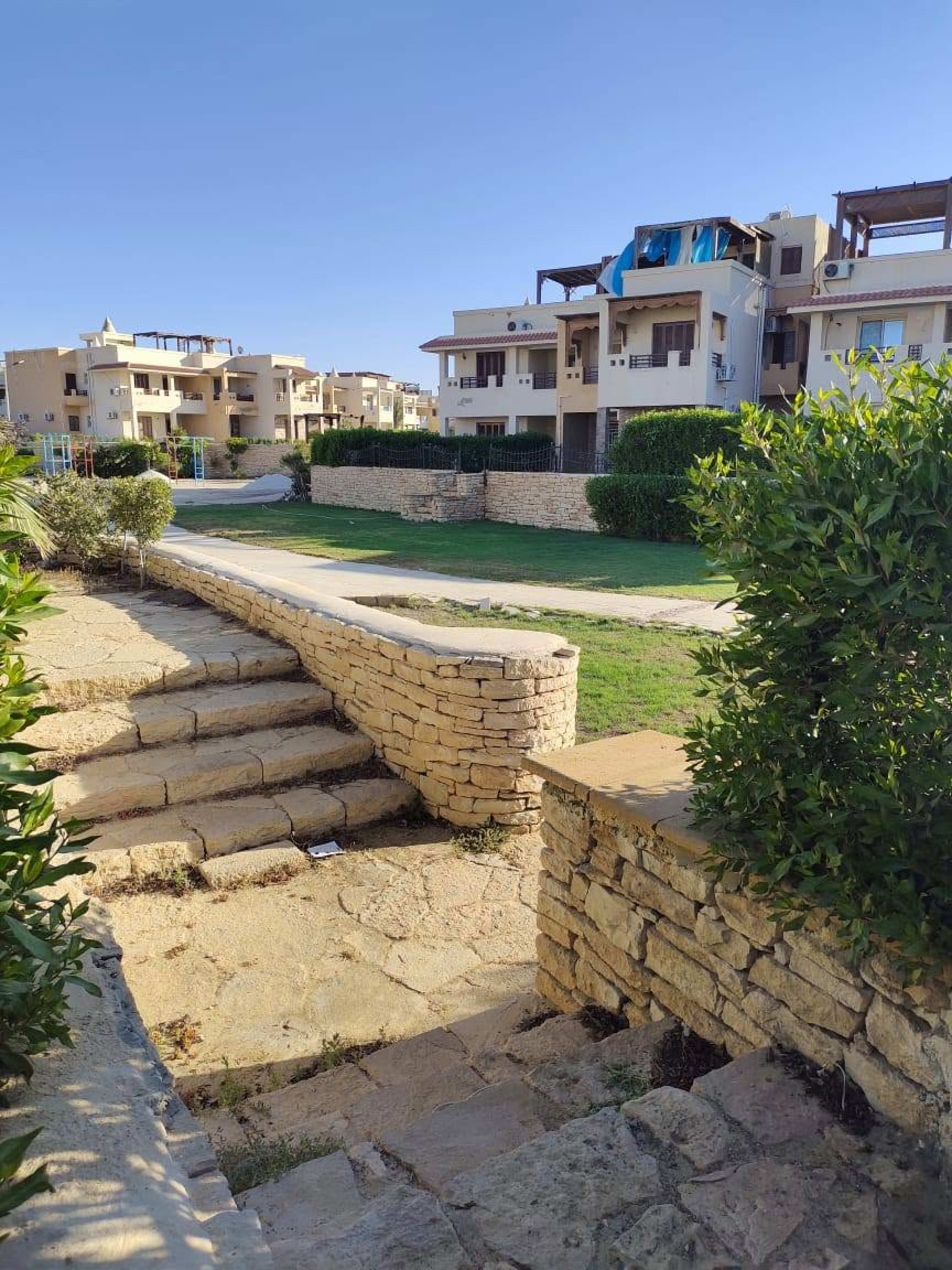 شاليه 3 غرف أرضي بجاردن للإيجار في الساحل الشمالي 2