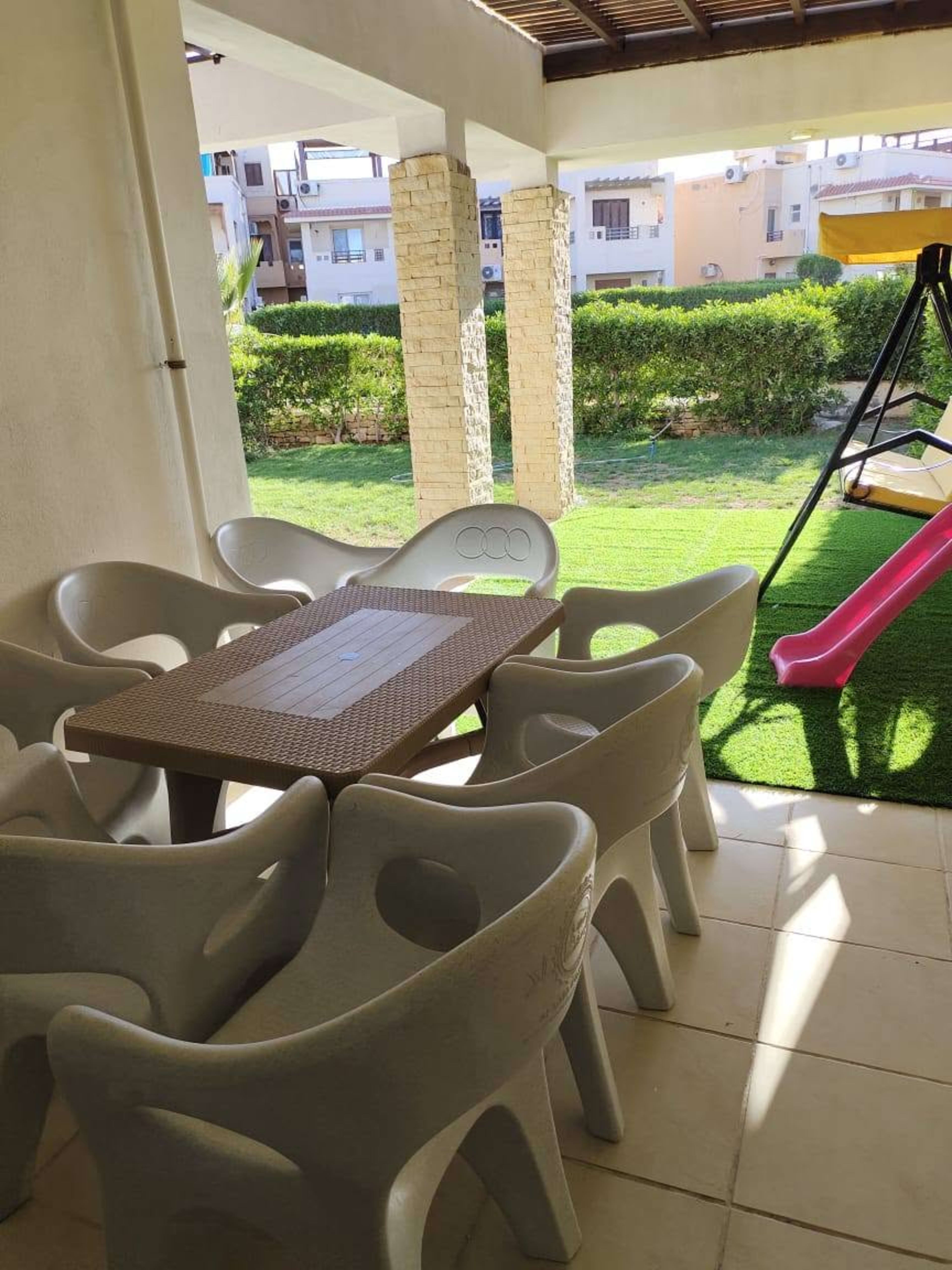 Ground floor 3-bedroom chalet with garden for rent in North Coast 3