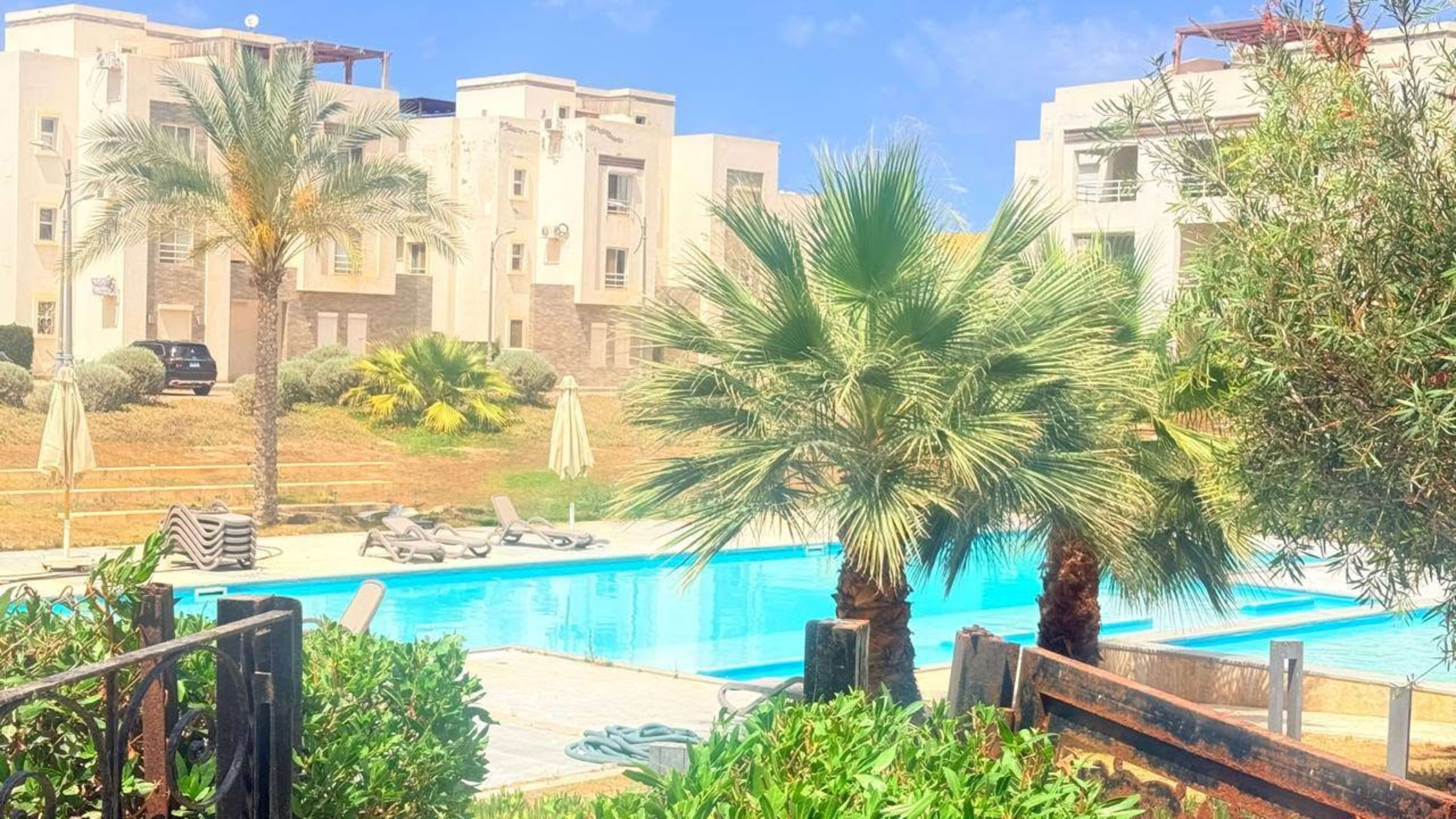 شاليه 3 غرف للإيجار في أمواج 1