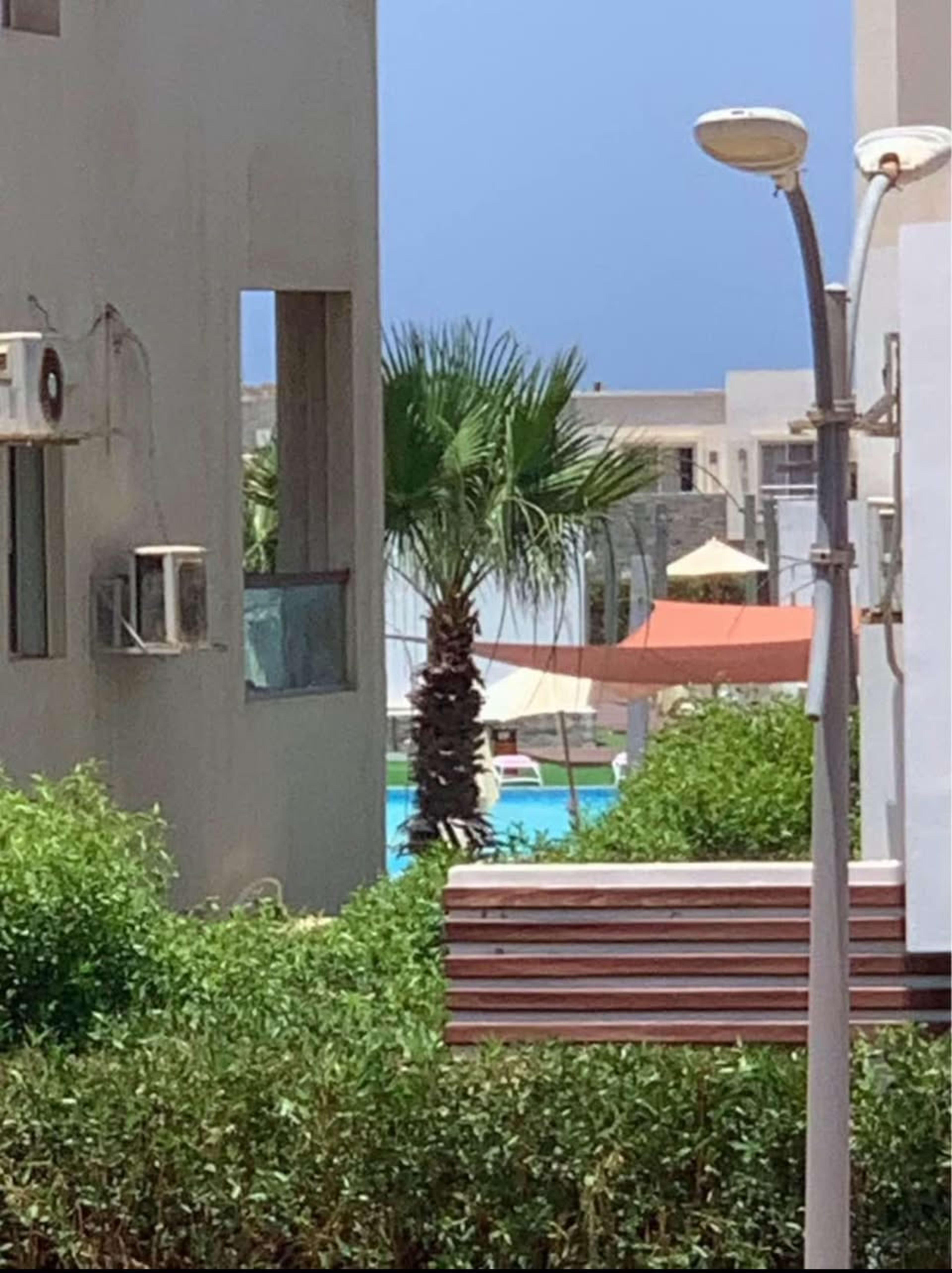 Ground floor chalet with garden for rent in Amwaj 4