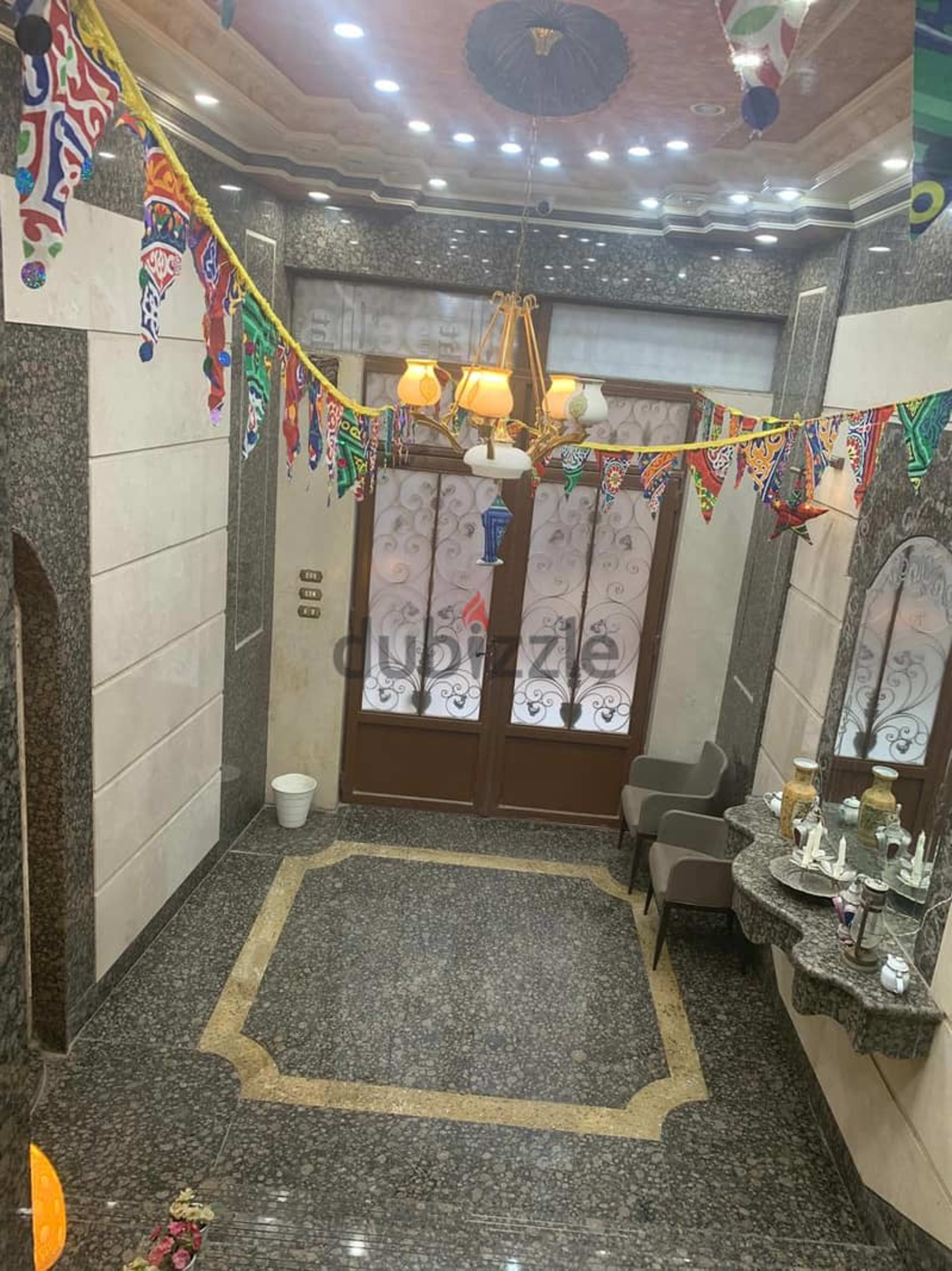 شقة بجوار كوبري طره تتوسط محطة ثكنات المعادي وطره البلدللايجار 1