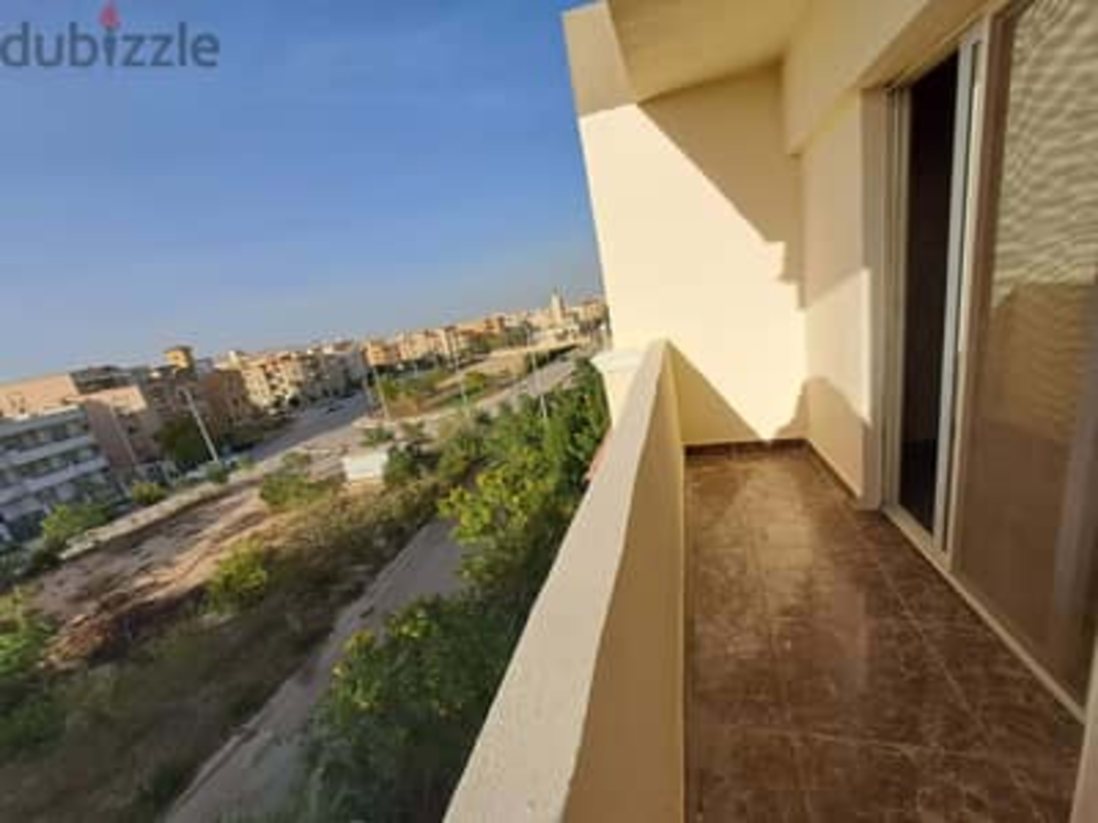 شقة 250 متر +250 متر روف فى كومباوند بالشيخ زايد اول سكن 6
