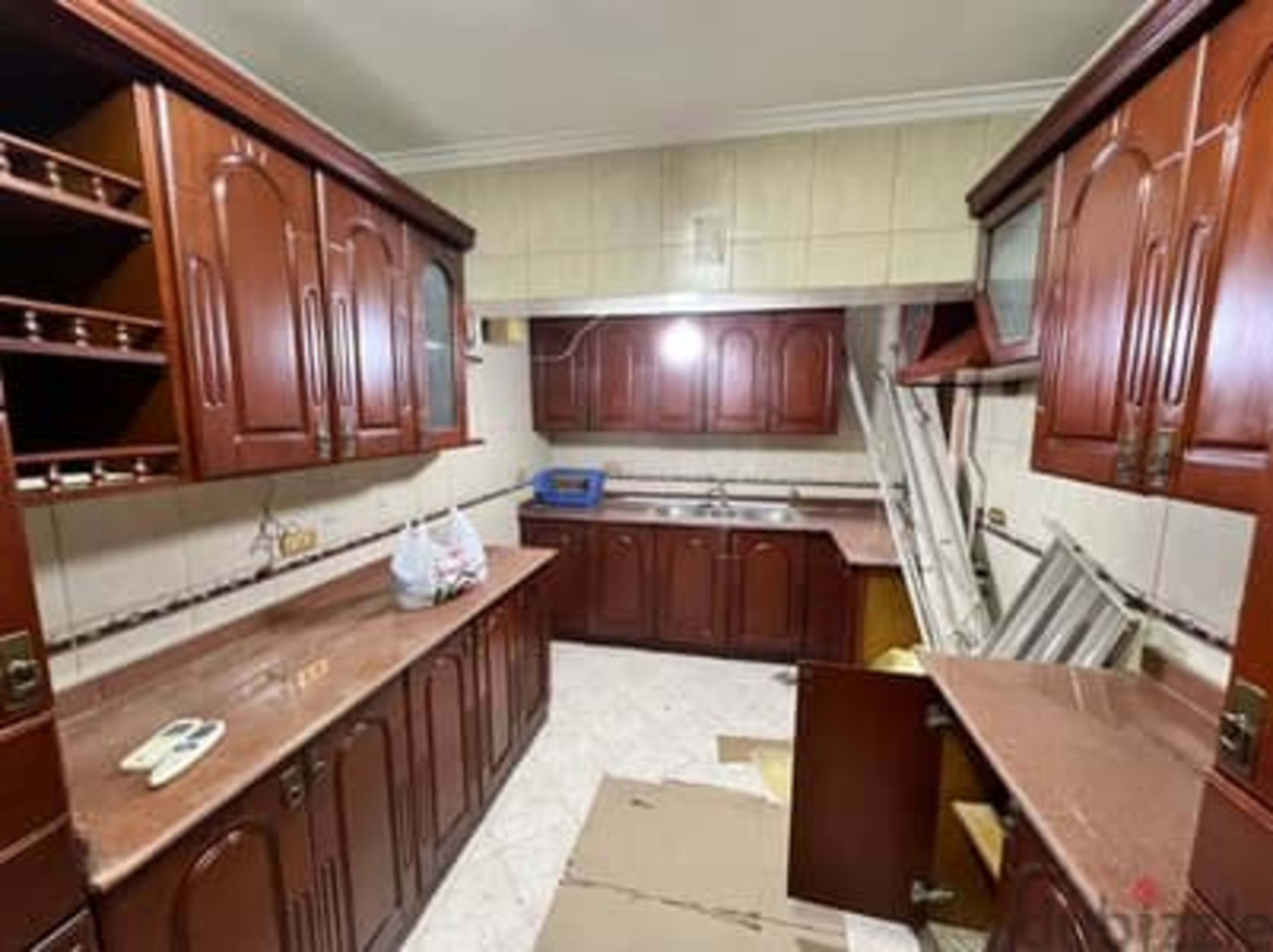 فيلا لهواة الفخامة والسكن الراقى بميدان زييزينيا شارع أبوقير 2