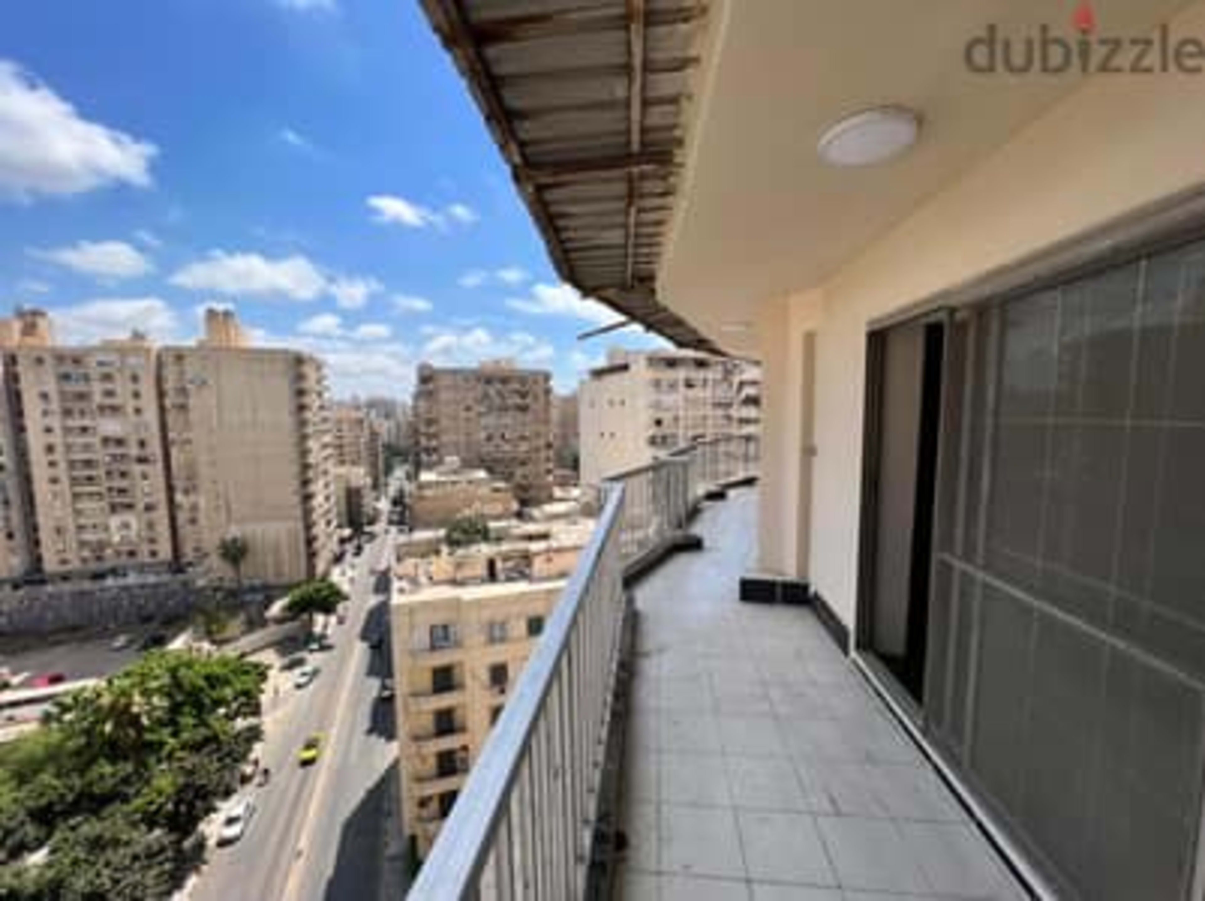 فيلا لهواة الفخامة والسكن الراقى بميدان زييزينيا شارع أبوقير 3