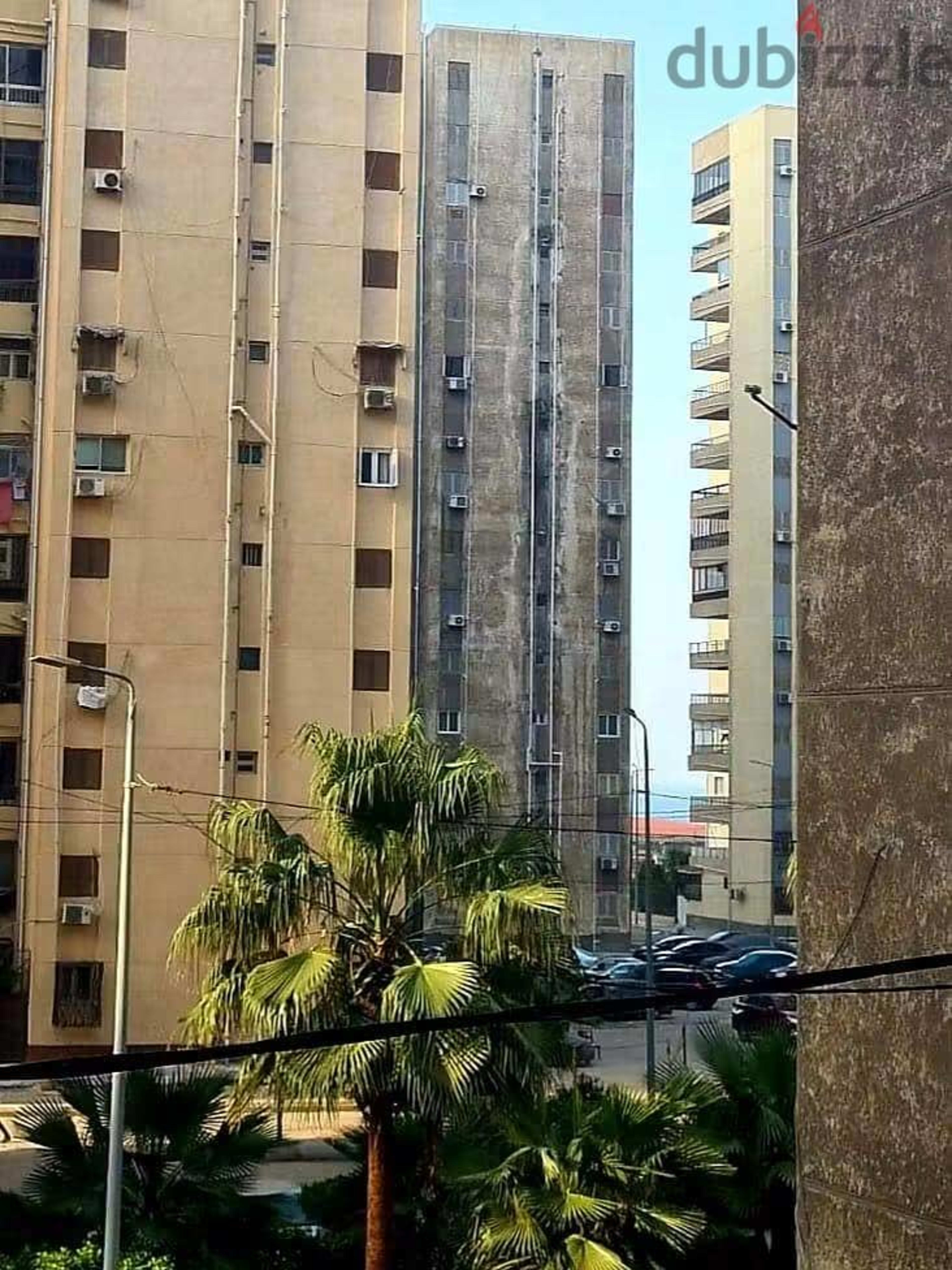 للايجار السنوي شقه 150 متر 3 غرف عمارات الضباط مصطفي كامل 1