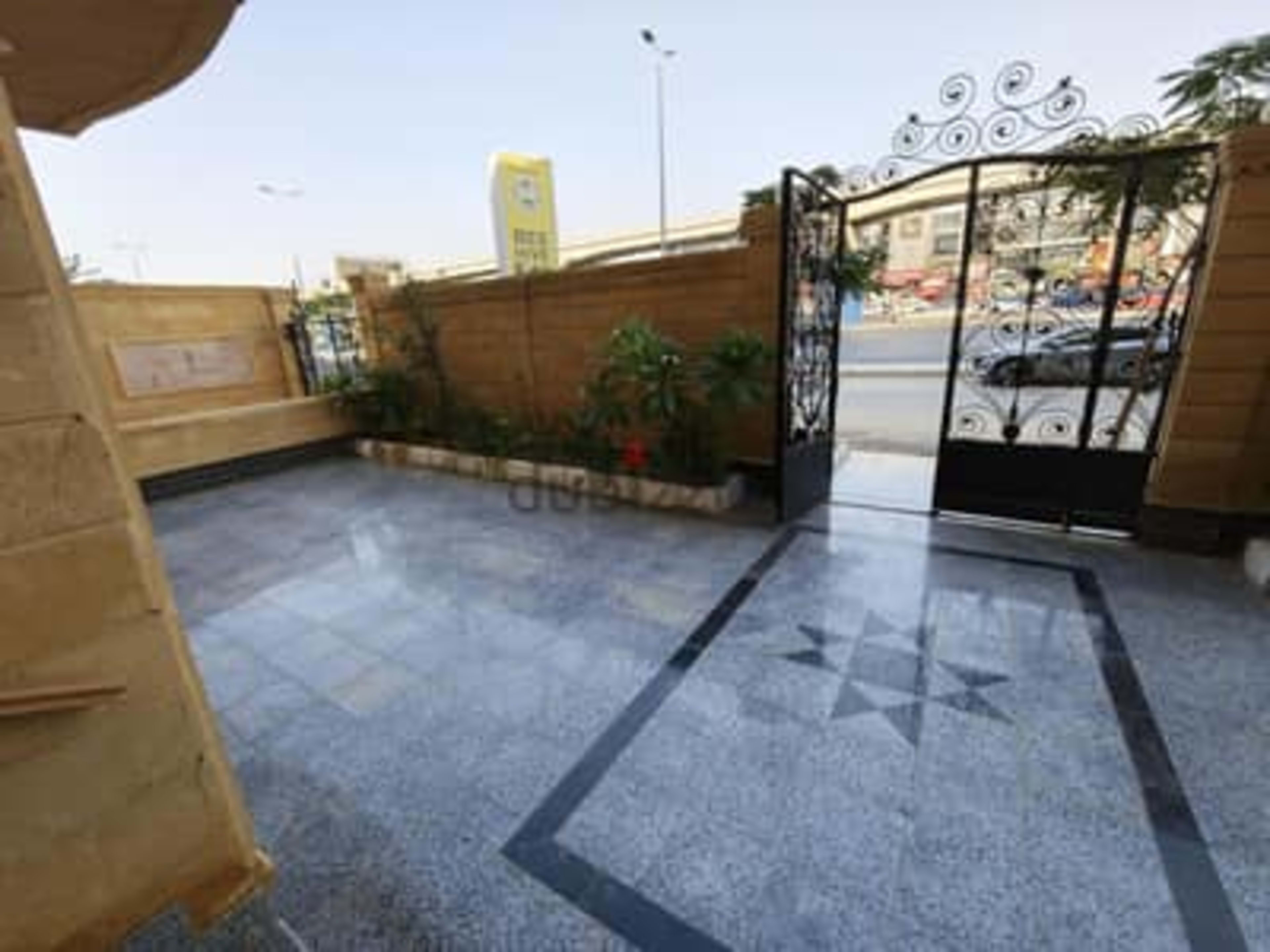 شقة 235م للإيجار - اللوتس الجنوبية أمام نادي القاهرة الجديدة 2