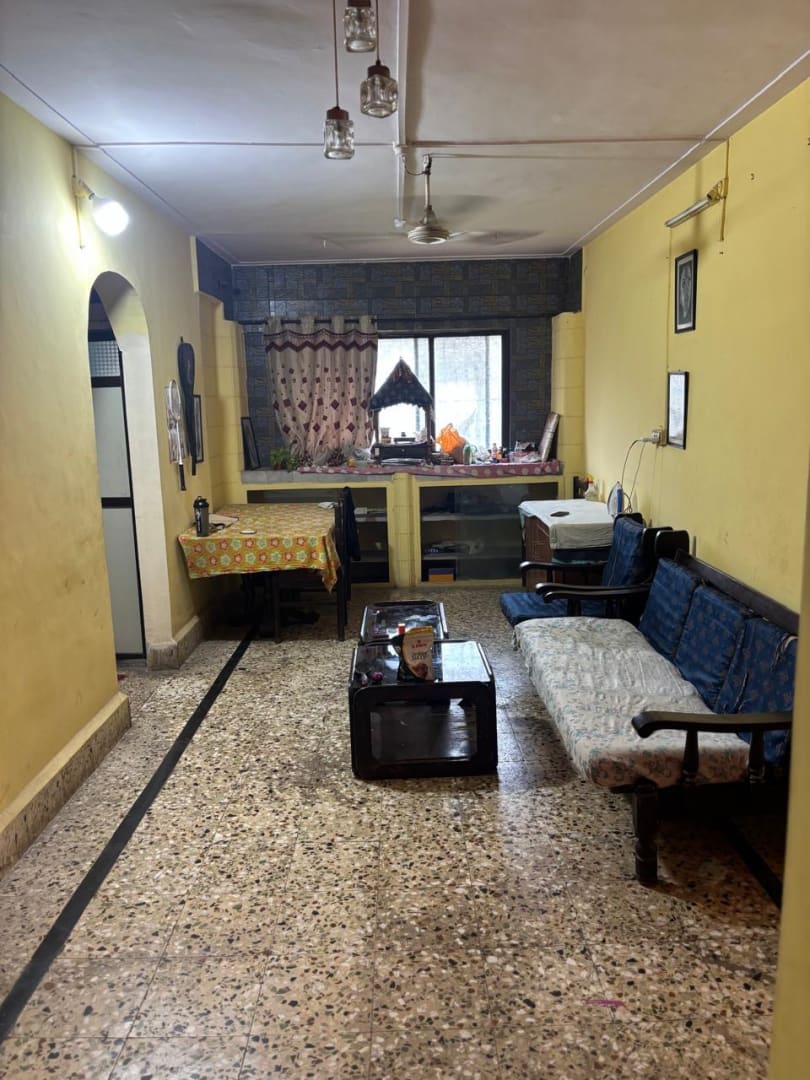 3 BHK With open terrace near the Railway station. 2100 sq ft, fully furnished flat