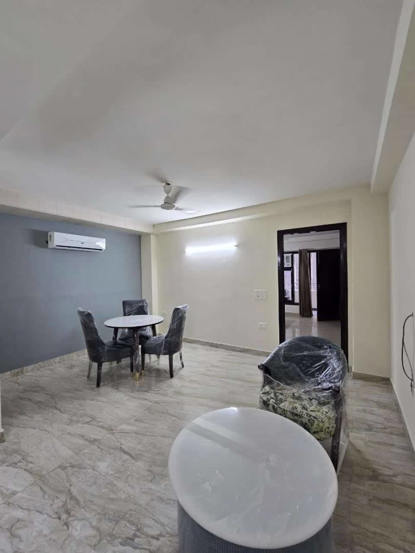 2 bhk flat fully furnished flat available for rent