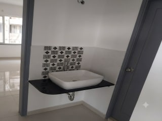 Spacious 2BHK near Metro station., photo 4
