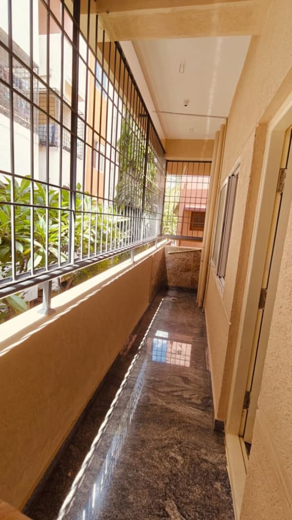 SPACIOUS house 2bhk with balcony open to garden area, photo 2