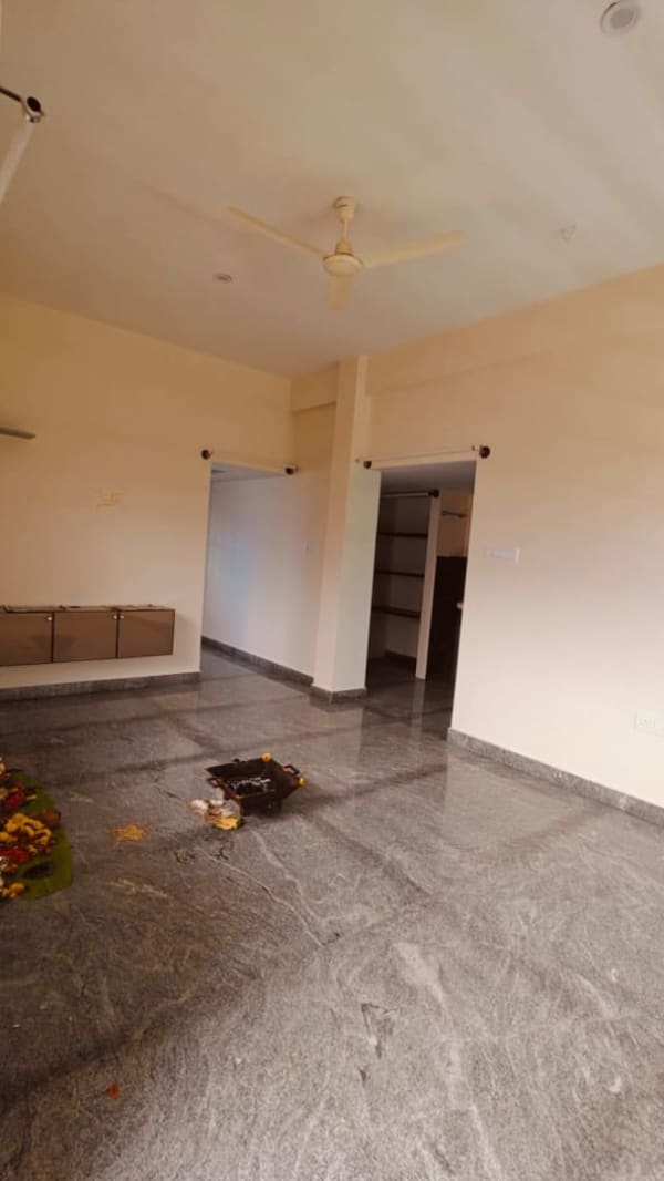 SPACIOUS house 2bhk with balcony open to garden area, photo 5